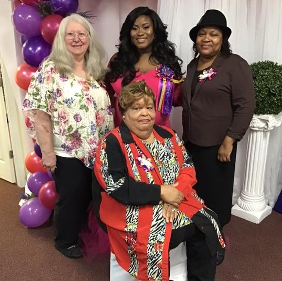 Meet your Posher, Iris - Picture 1 of 1